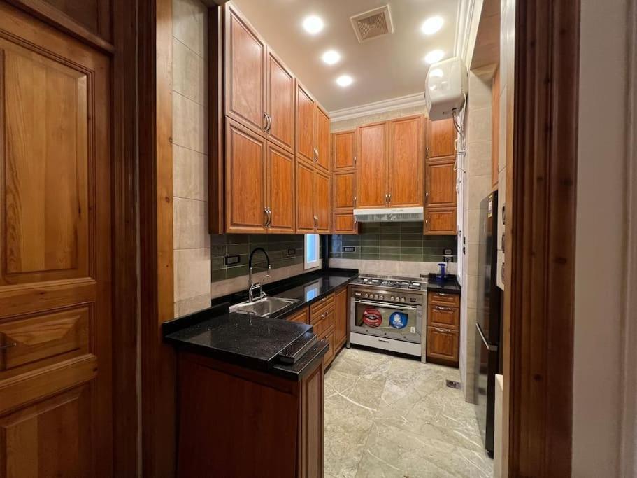 Authentic 3Br Apartment In Downtown, El Cairo Exterior foto