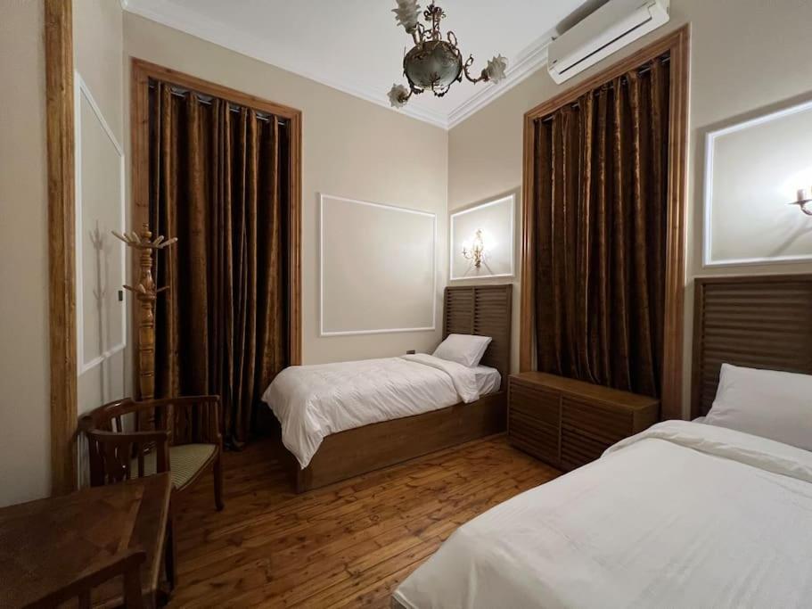 Authentic 3Br Apartment In Downtown, El Cairo Exterior foto