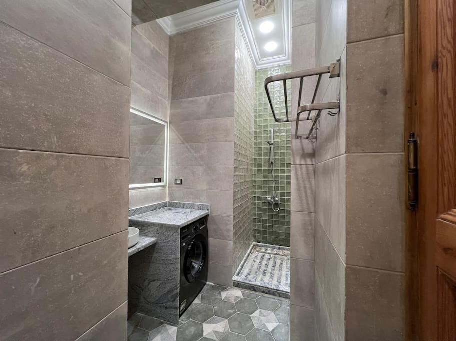 Authentic 3Br Apartment In Downtown, El Cairo Exterior foto