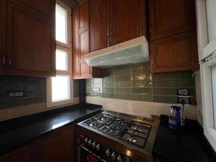 Authentic 3Br Apartment In Downtown, El Cairo Exterior foto