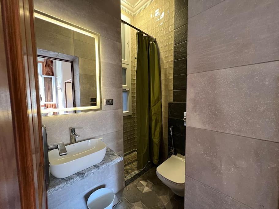 Authentic 3Br Apartment In Downtown, El Cairo Exterior foto